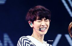 >_< 이 표정인 찬열이