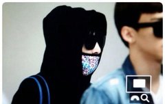 씽이 들어온다~ 기념품도 샀대 ㅋㅋ