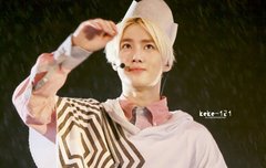 엑소 리더 수호~본명은 김준면