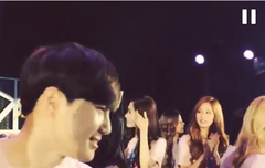 동해인스타에준면이잠깐지나감