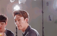 지금 애들 거의 흑발이지?