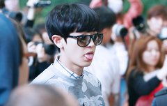 멍뭉이처럼 혓바닥 내민 찬열이