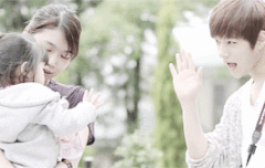 애기를 이렇게 좋아해..딸바보될거같은기분