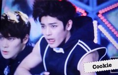 툥이는 흑발도 오질라게 존멋ㅠㅠㅠㅠㅠ