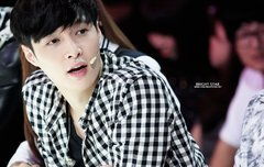 입술은 깨물지 마실께요...