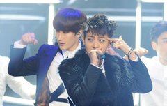 오늘자 피처링하는 무대위 쯔타 