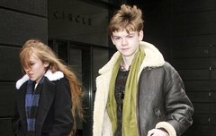 이런 좀비 영화 어디서 본것같은데 