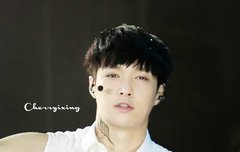 씽이는 남자다운 목선이 참 멋져 ㅋㅋㅋ