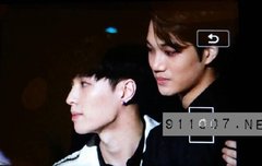 앨범대상 받은 후 종인이랑 포옹하는 씽이