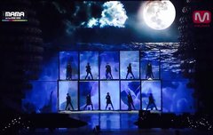 오늘'마마'에서 부른곡 중 하나가 나간 멤버들 생각나게 하네