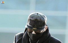 타오 완전 무장 출국짤~!