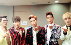  한국 완전체 컴백 했으면 좋겠다.