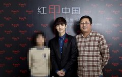 루한 칸스 모델 된 경위