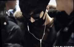 이어폰은 당연 꼬인채로 출국하는 씽이 