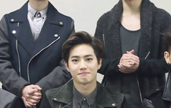 멜론뮤직  크리스마스 영상에 수호나왔다~