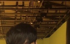 또 와이셔츠 입고 날 셀레게하넹..씽아!