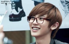 120508 부산팬싸 안경 낀 찬열이