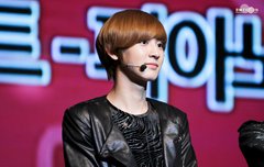 120616 슈키라 피아노 콘서트 찬열이2