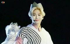 난 준묘니 금발머리때