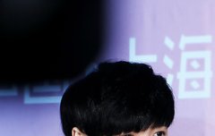 수트입으면 목선이랑 어깨가 ㅠㅠ