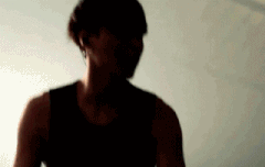 씽이의 어깨 선은 정말 O_O 흐규