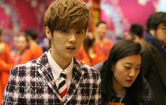 어제 리허설 루한이쁘다 ㅠㅠ