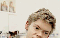 왕온니 술마시고 컴퓨터안함 ㅎㅎ 