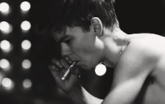 왕온니 티비 없오소 못봄 ㅎㅎ 