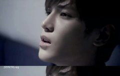 태용이 눈빛 참 깊다...