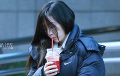 음료마시며 조는김태연 - ~ -