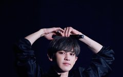 찬열아 엑소 3주년 축하해