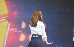 끝으로 잘 지내라고 말하고