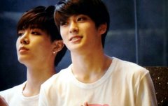 윤오는 되게 반듯반듯해