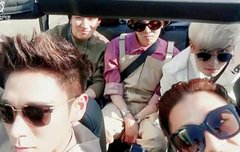 뱅이들 사진좀 뿌려주세요 