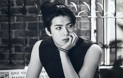 세훈이어깨ㄹㅇ...