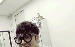 손흔드네 손흔드네