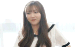 눈가에 살며시 다가온다