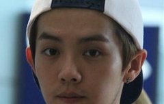 루한이 얼굴 왜이래?