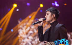 인기가요 경수바바 ㅋㅋㅋ 근엄한데 귀여워