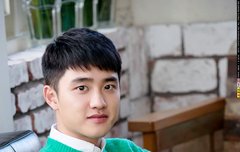 경수 이런 색도 잘 받는다잉