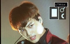 버건디 수트 종인이