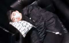 도경수 자는거봐라 ㅠㅠ