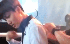 종인이 자카르타콘 다친거