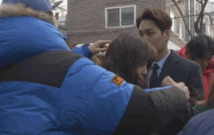 종인이가 꼭 잡은 앙증맞은 손