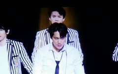 인어들 심장부여잡아 종인이 넥타이함!!!