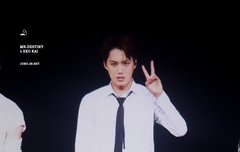 브이하는 카이 오빠