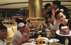 훈스타!! 맥주들고있는 경수 ㅋㅋㅋ