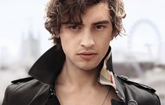 모델 조쉬 화이트하우스, 버버리 향수 모델!