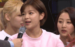 정연이 앞머리..