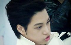 드루와 드루와~ 종인이의 입쯀뽀뽀를 받아